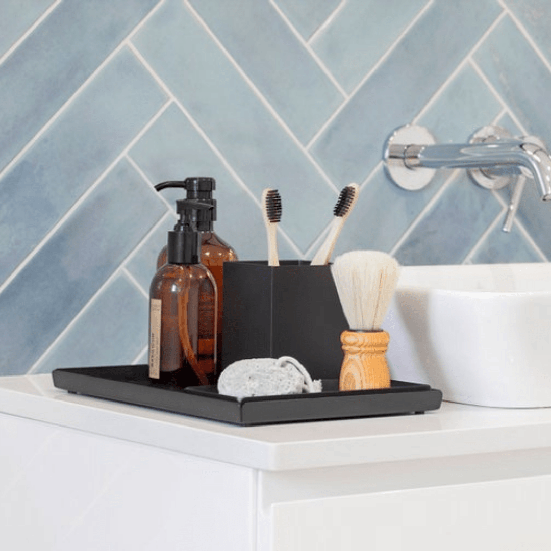 Plateau en acier pour organiser les accessoires