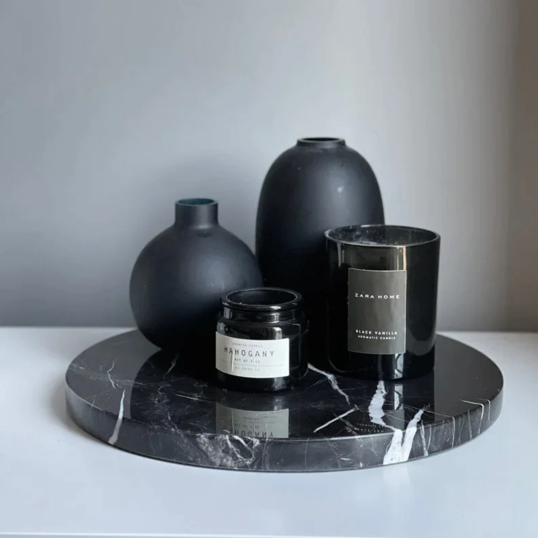 Plateau rond en marbre noir pour salle de bain 