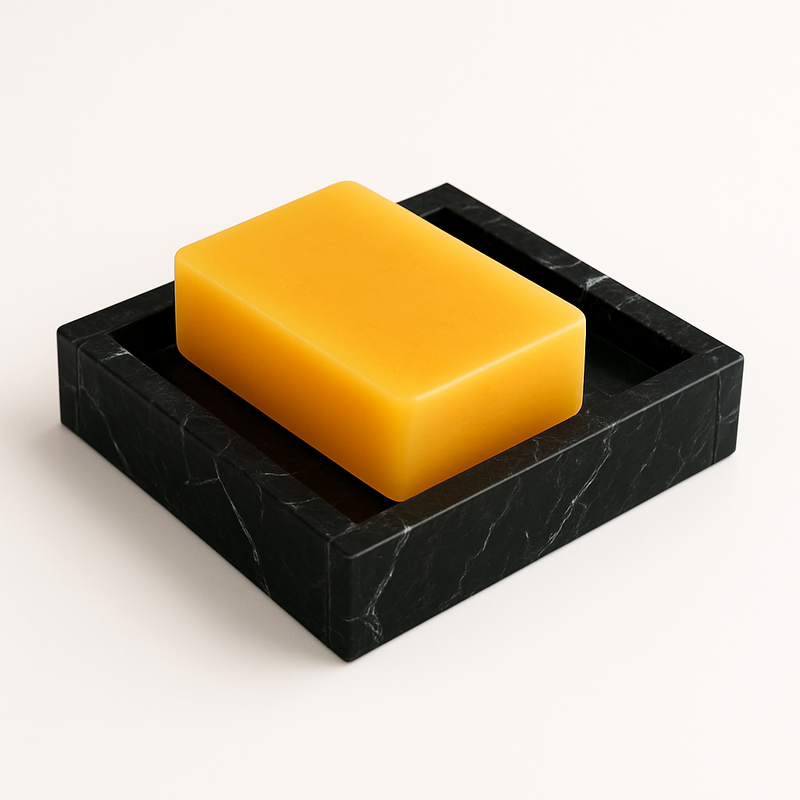 porte savon en marbre noir dans la salle de bain