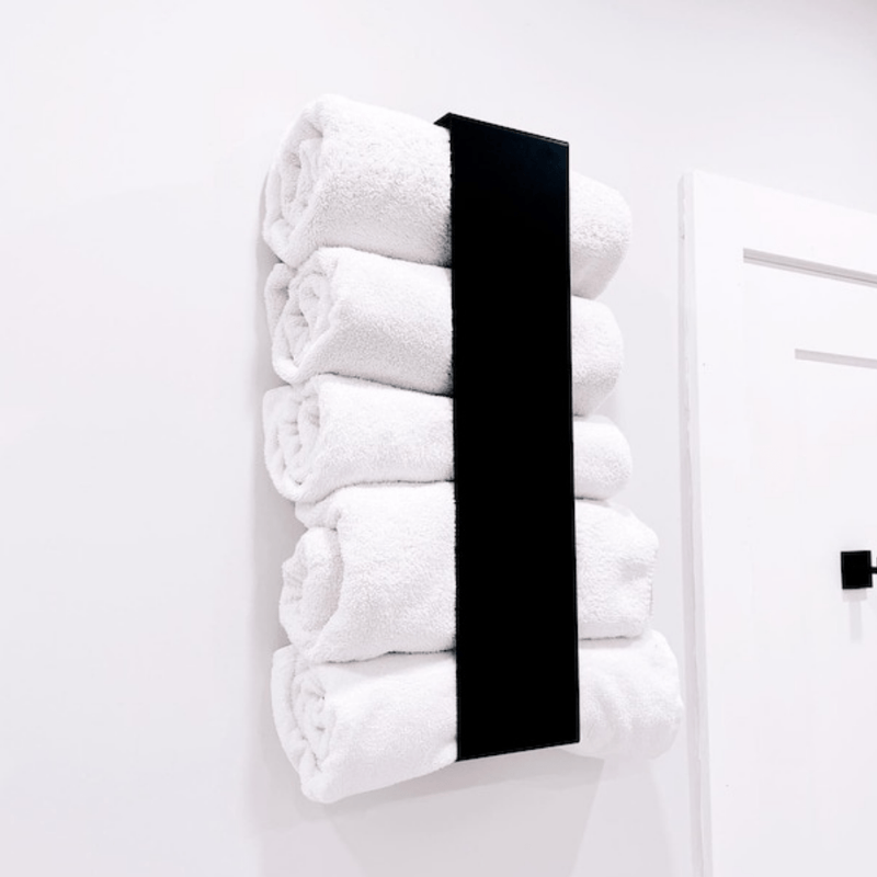 Organisation salle de bain avec porte serviettes 