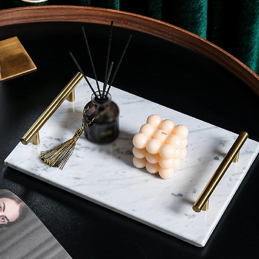 Plateau en marbre vert pour rangement élégant dans la salle de bain