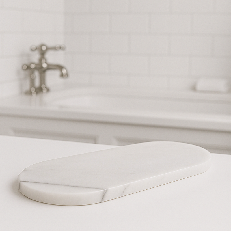 accessoire salle de bain marbre naturel sur plan vasque