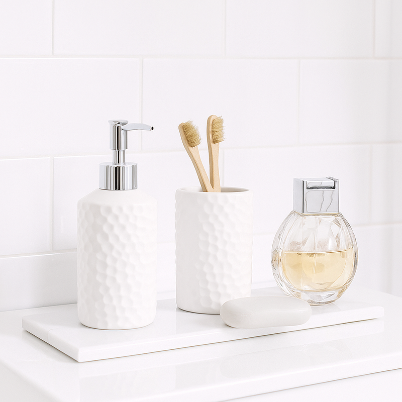 Plateau rectangulaire en marbre avec distributeur de savon et parfum