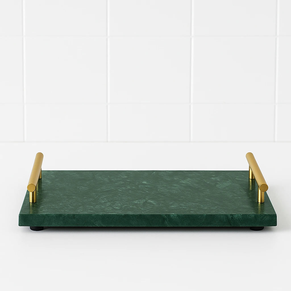 Plateau rectangulaire en marbre vert avec poignées dorées de luxe