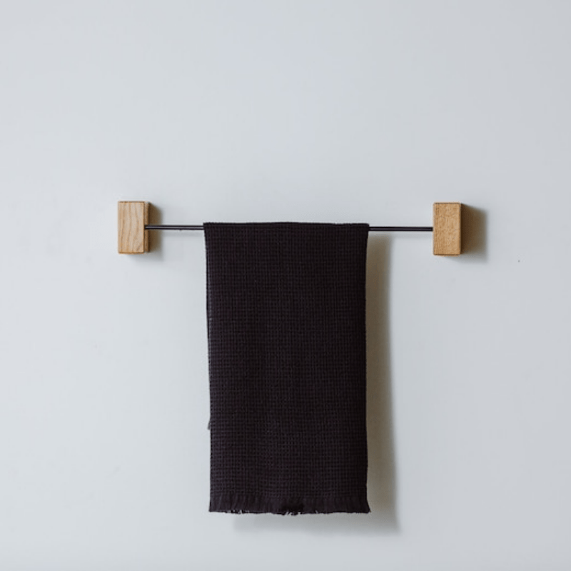 Porte-Serviettes Mural en Bois et Métal – Design Élégant