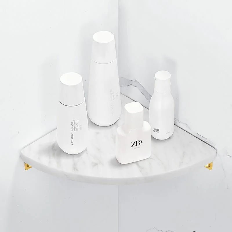 Etagere murale en marbre blanc pour salle de bain 